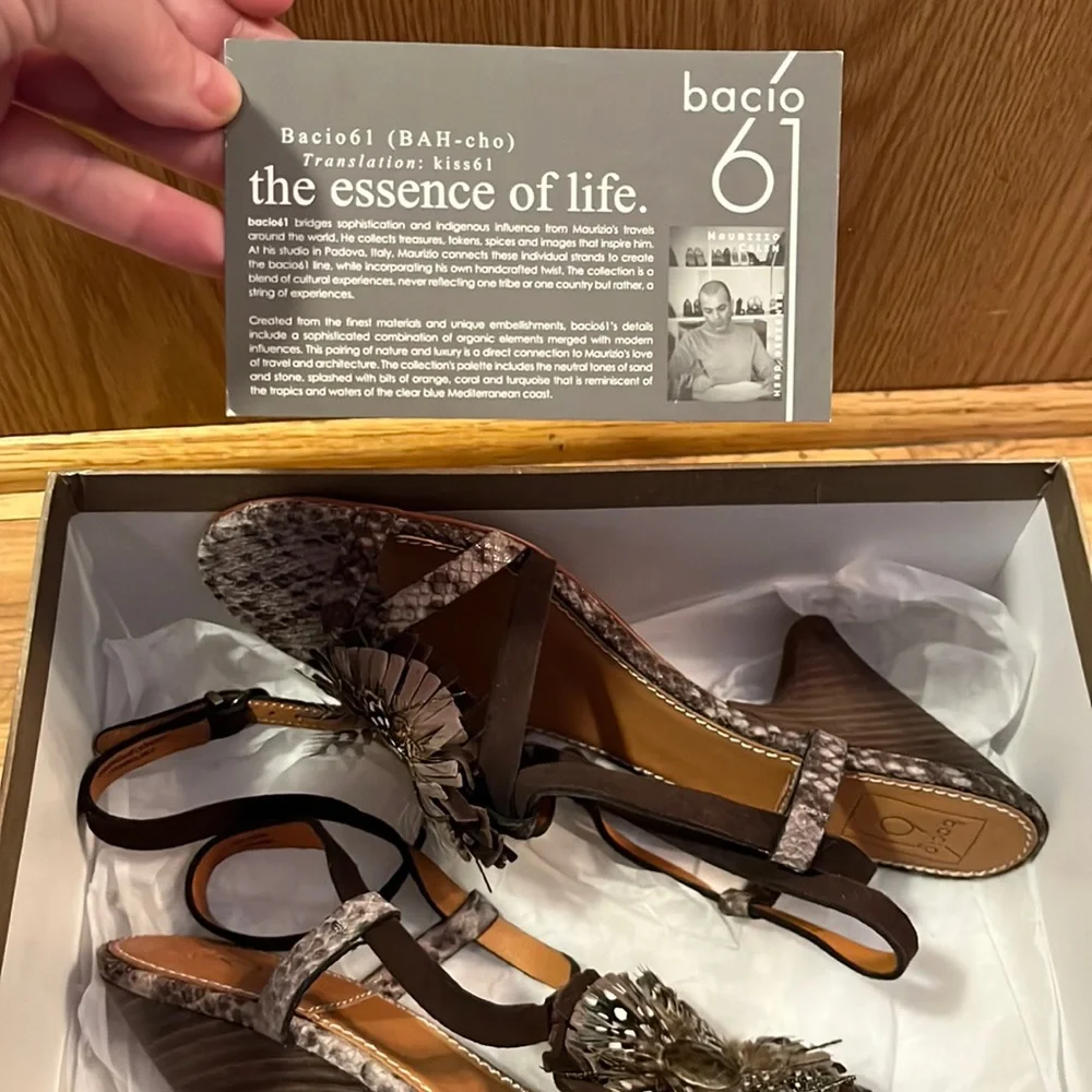 New with box Bacio 61 Tombolo 8-1/2 snakeskin leather criss cross ankle sandals